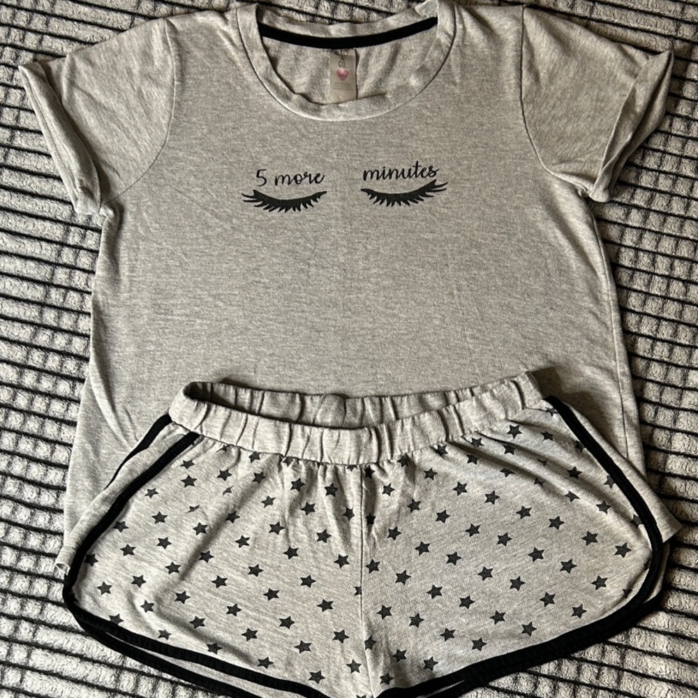 Juniors “5 More Mins.” Pajama Set (M)